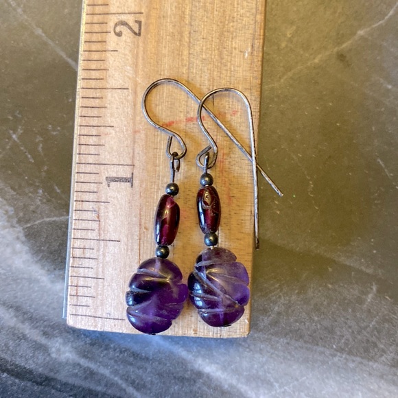 Earrings dangly carved amethyst, garnet beads, oxidized silver hand made NEW - Picture 2 of 4